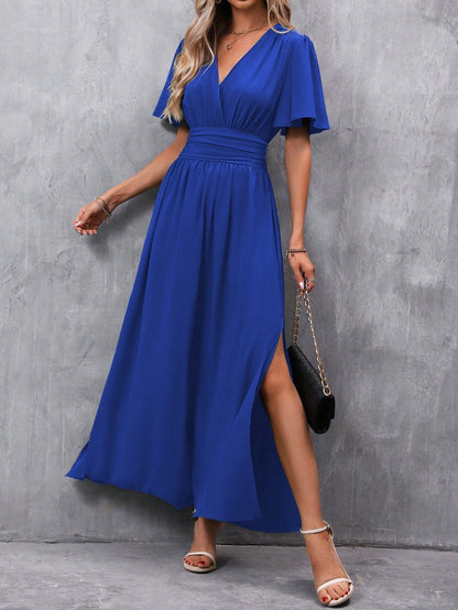 Elfrieda | Elegante Vestido Largo Con Cuello En V, Mangas Transparentes Y Abertura