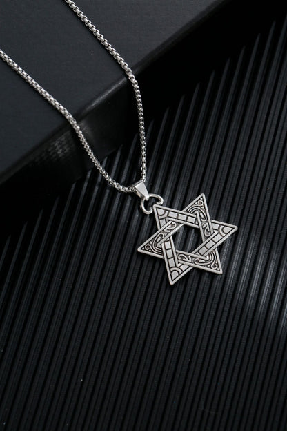 Men's Simple Sweater Chain Couple Accessories Niche Female Titanium Necklaces