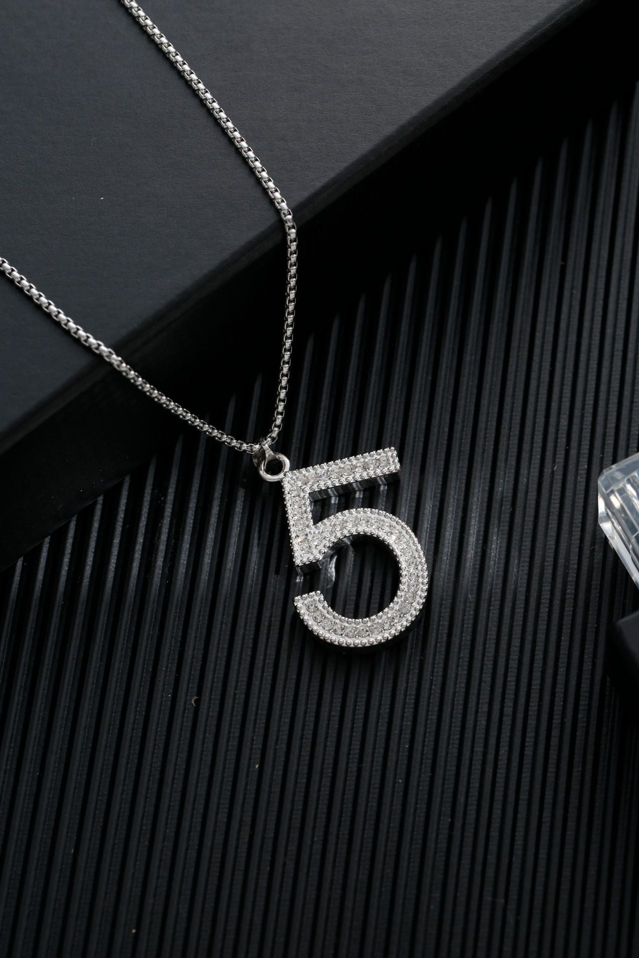 Men's Simple Sweater Chain Couple Accessories Niche Female Titanium Necklaces