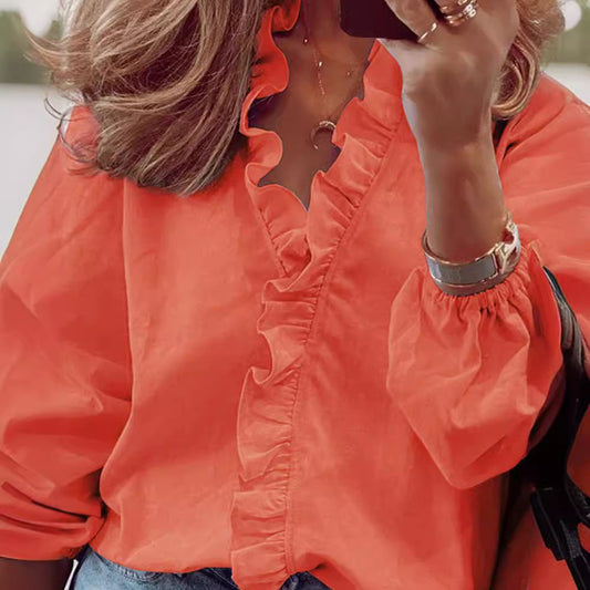 Feminine Bluse med Flatterende Detaljer fra ModeLuxe