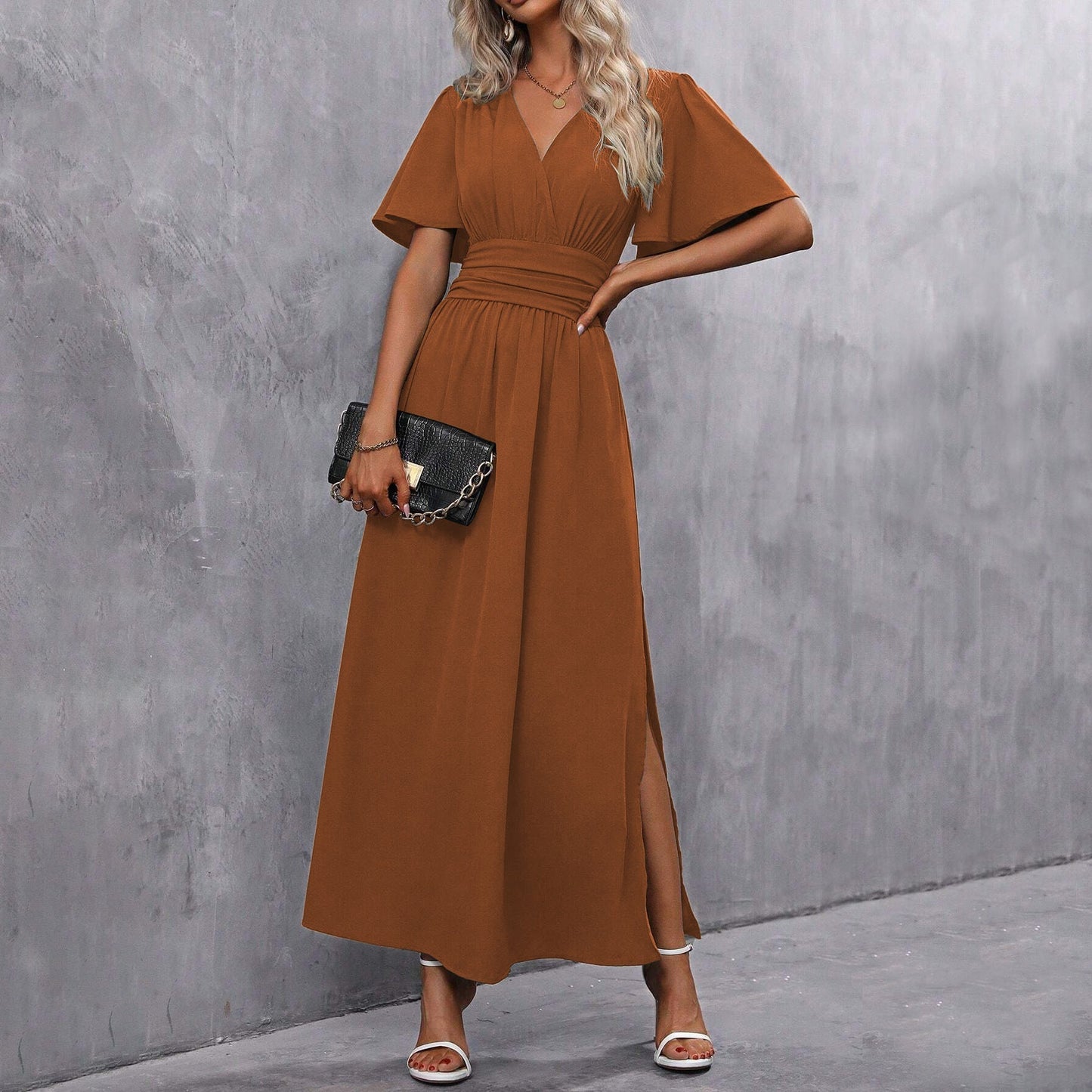 Elfrieda | Elegante Vestido Largo Con Cuello En V, Mangas Transparentes Y Abertura