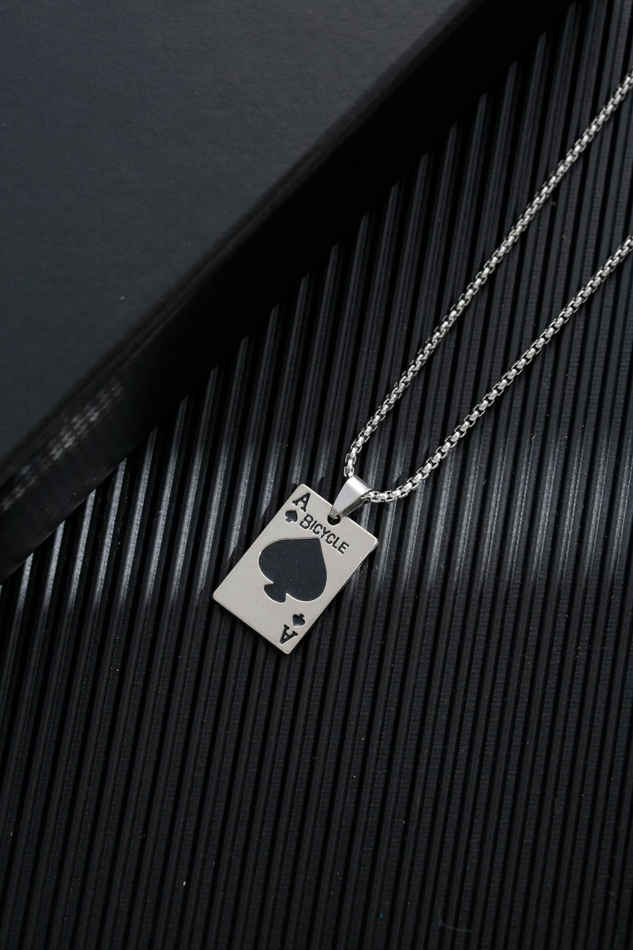 Men's Simple Sweater Chain Couple Accessories Niche Female Titanium Necklaces