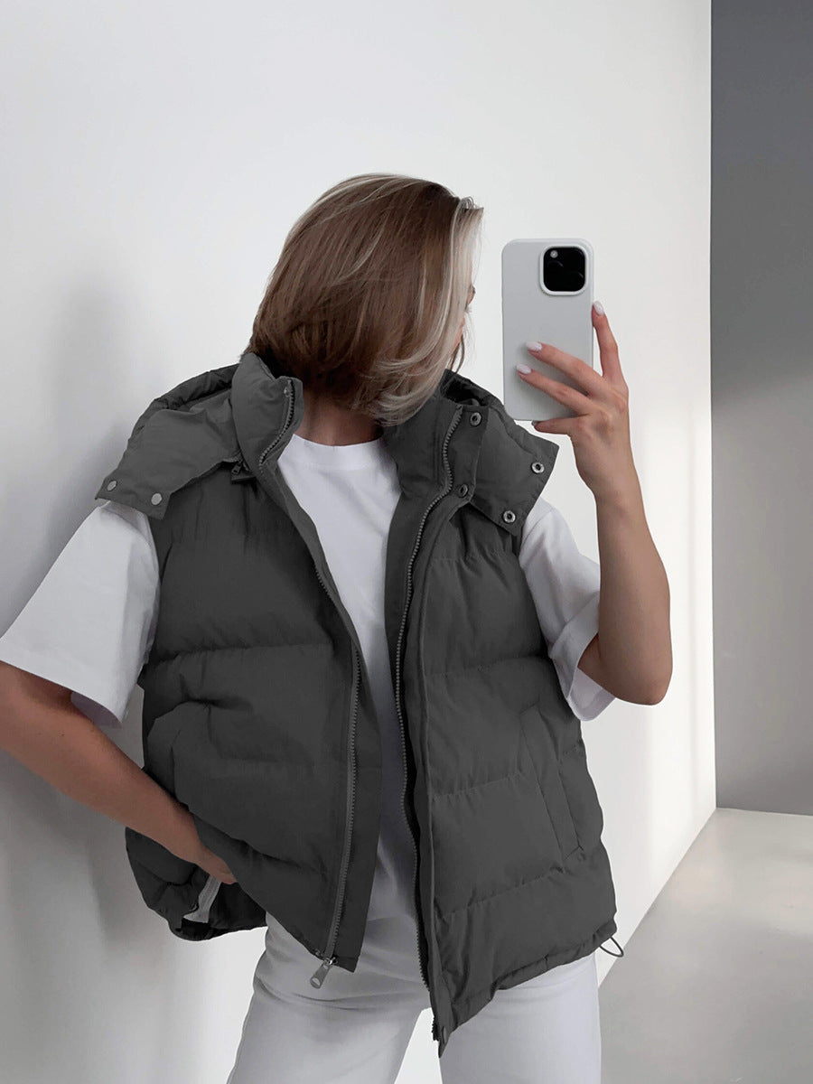 Ärmellose Daunenjacke mit Kapuze