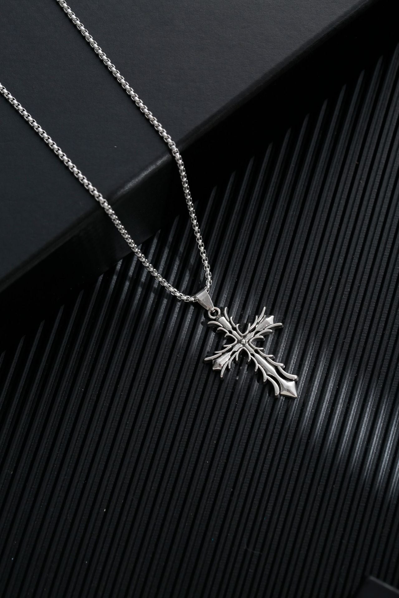 Men's Simple Sweater Chain Couple Accessories Niche Female Titanium Necklaces