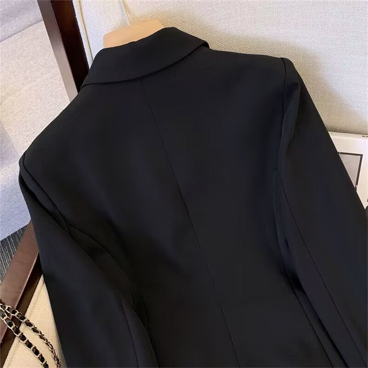 Elegant Blazer with Double-Breasted Design and Gold Buttons