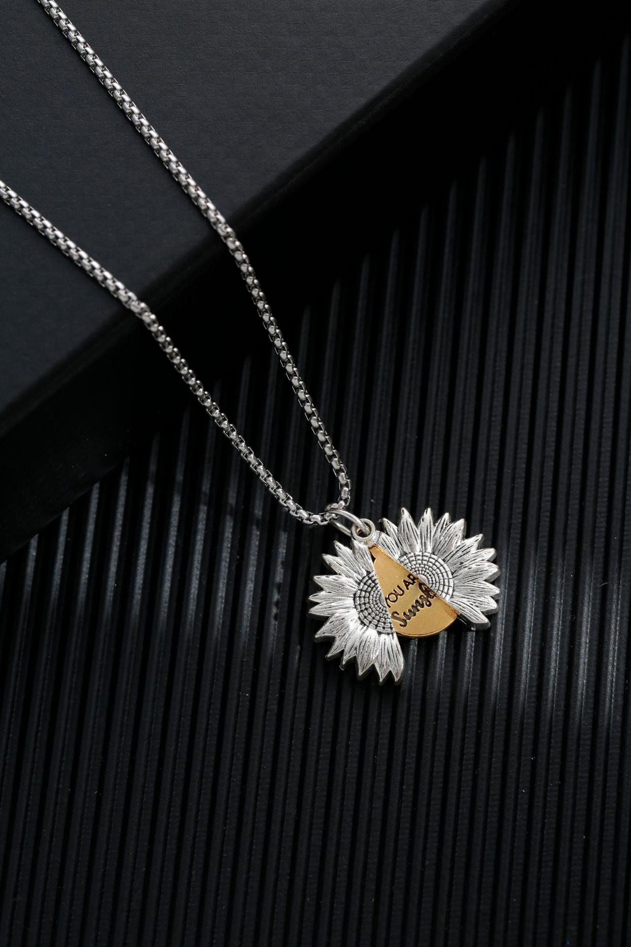 Men's Simple Sweater Chain Couple Accessories Niche Female Titanium Necklaces