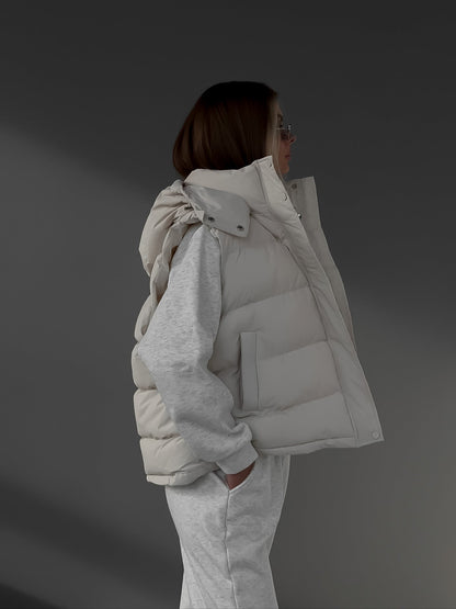 Ärmellose Daunenjacke mit Kapuze