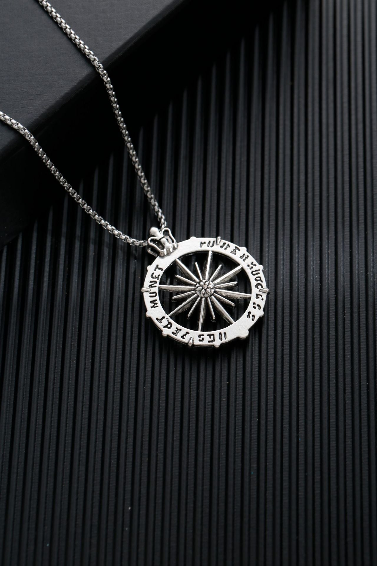 Men's Simple Sweater Chain Couple Accessories Niche Female Titanium Necklaces