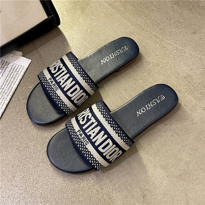 Nina - Sandales à enfiler conçues pour être faciles à porter et confortables