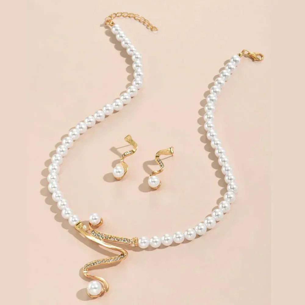 Conjunto de Colar e Brincos de Pérolas Naturais