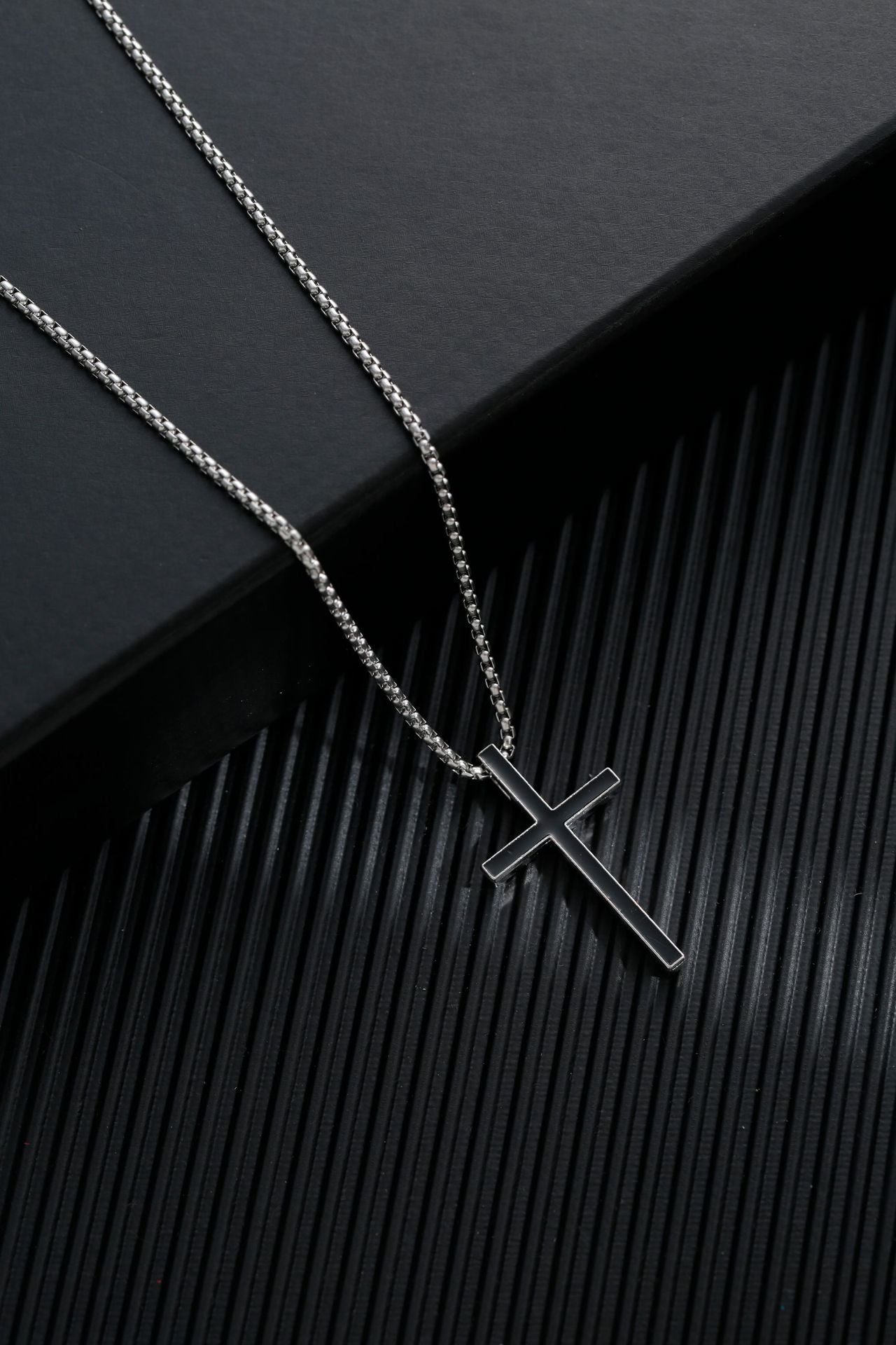 Men's Simple Sweater Chain Couple Accessories Niche Female Titanium Necklaces
