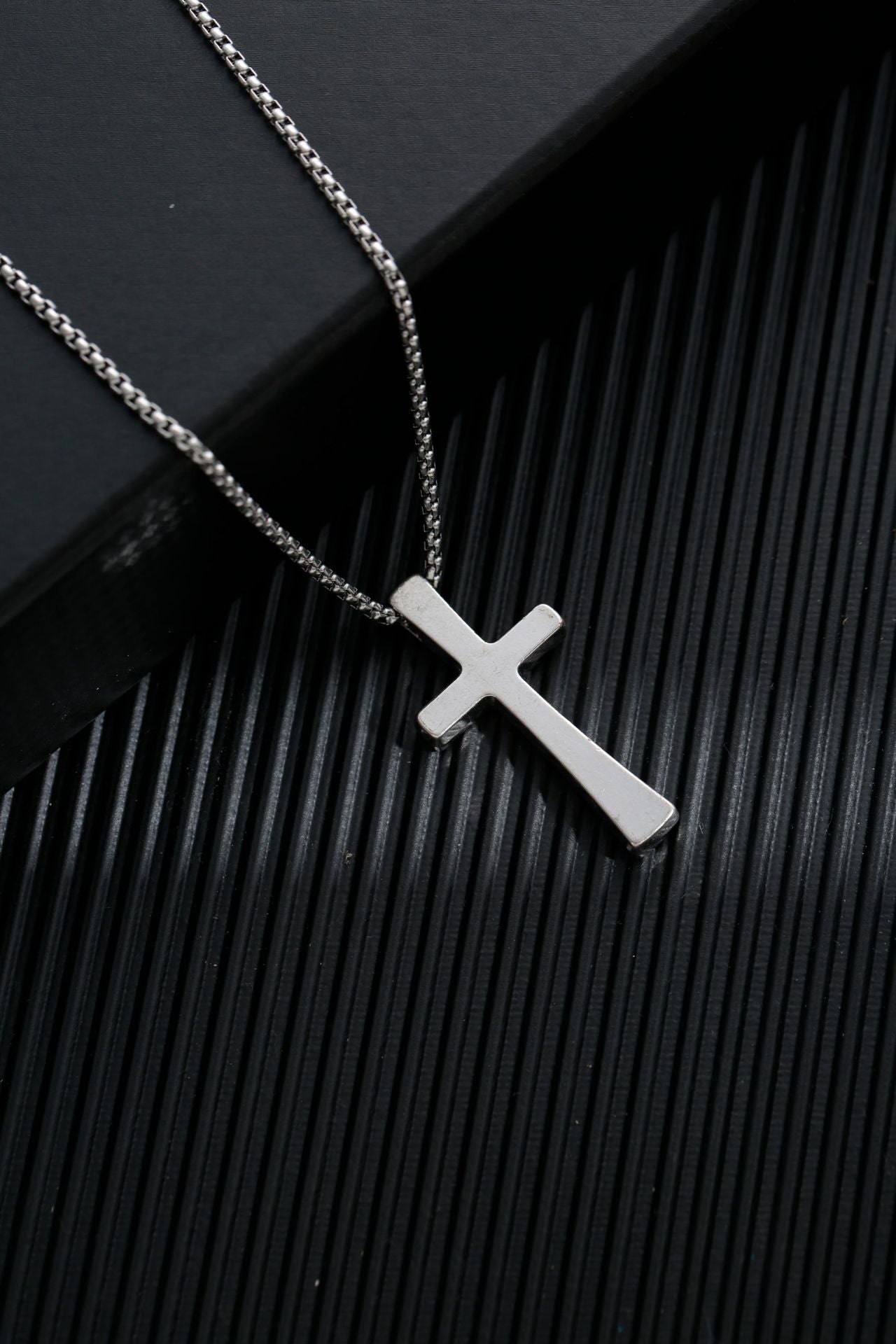 Men's Simple Sweater Chain Couple Accessories Niche Female Titanium Necklaces