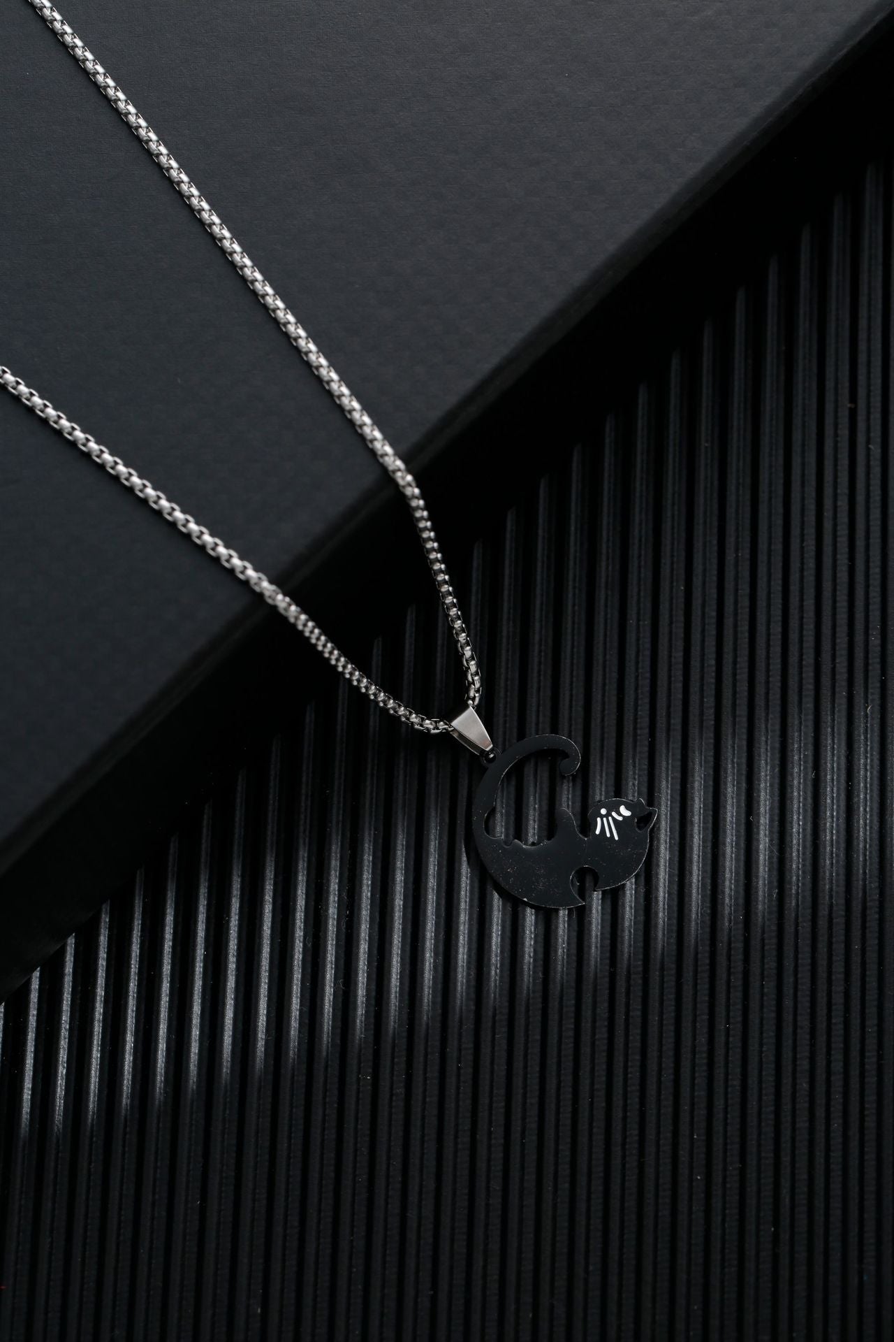 Men's Simple Sweater Chain Couple Accessories Niche Female Titanium Necklaces