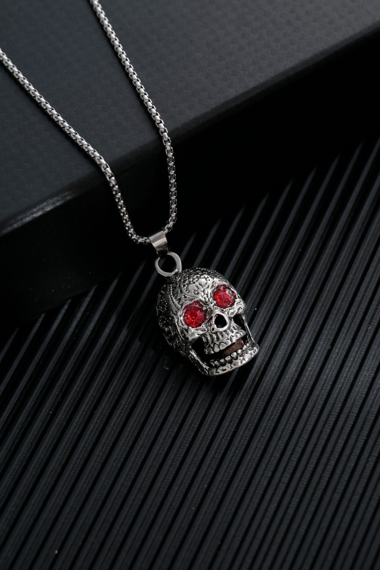 Men's Simple Sweater Chain Couple Accessories Niche Female Titanium Necklaces