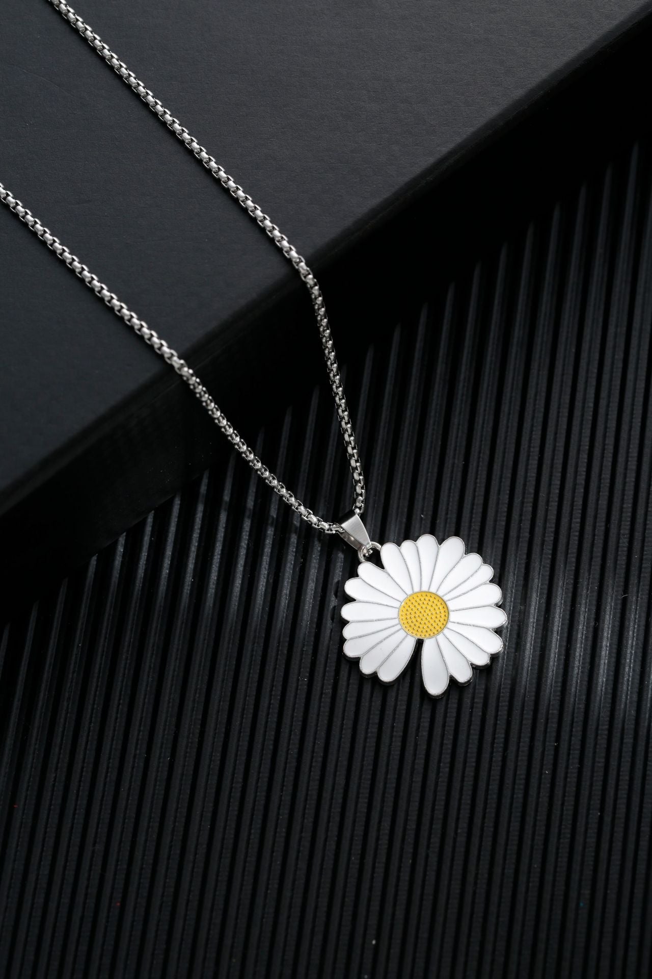 Men's Simple Sweater Chain Couple Accessories Niche Female Titanium Necklaces
