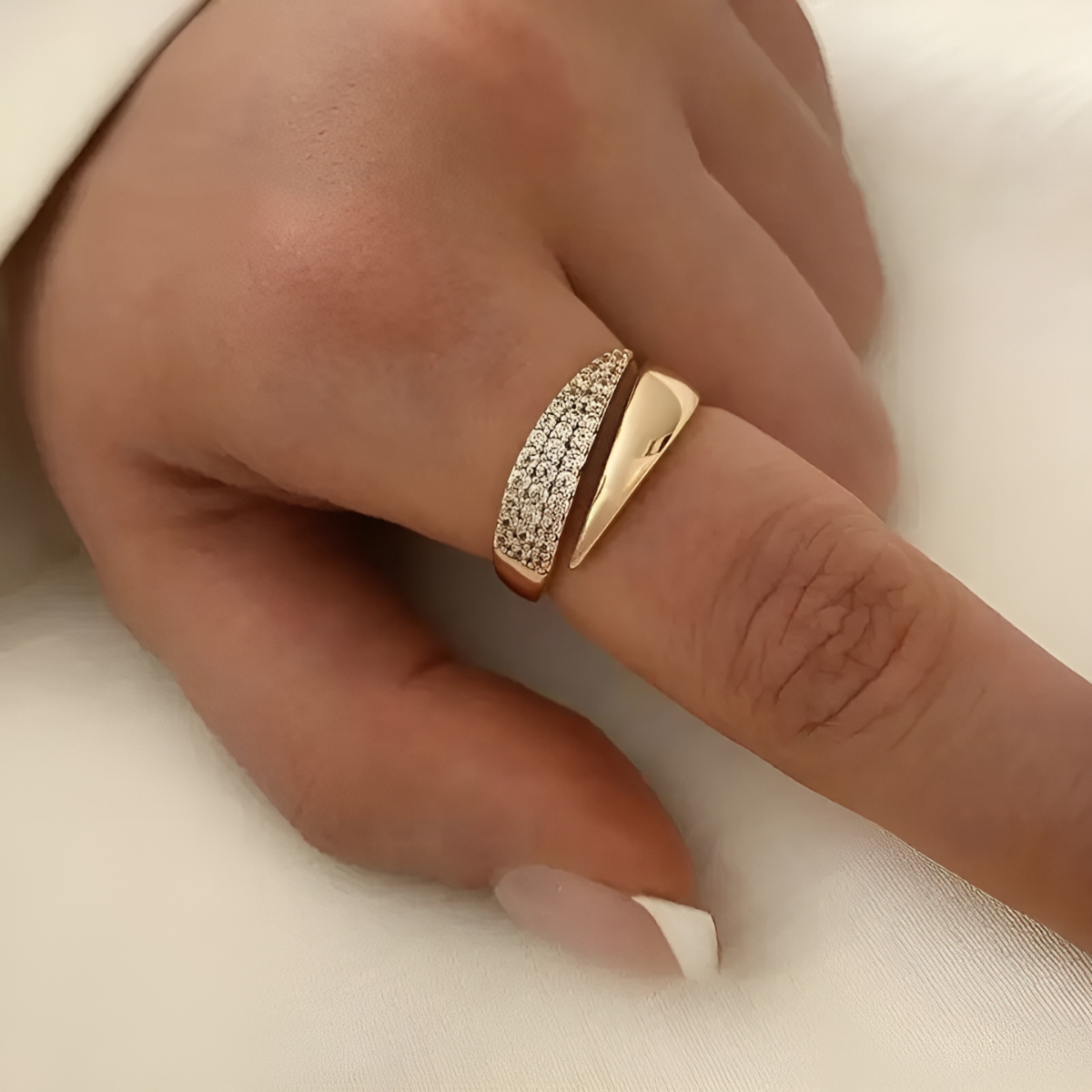 Julie | Elegant gullring