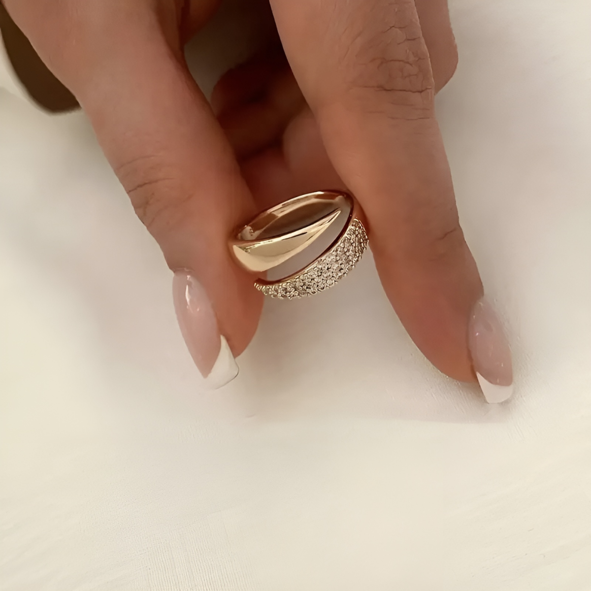 Julie | Elegant gullring