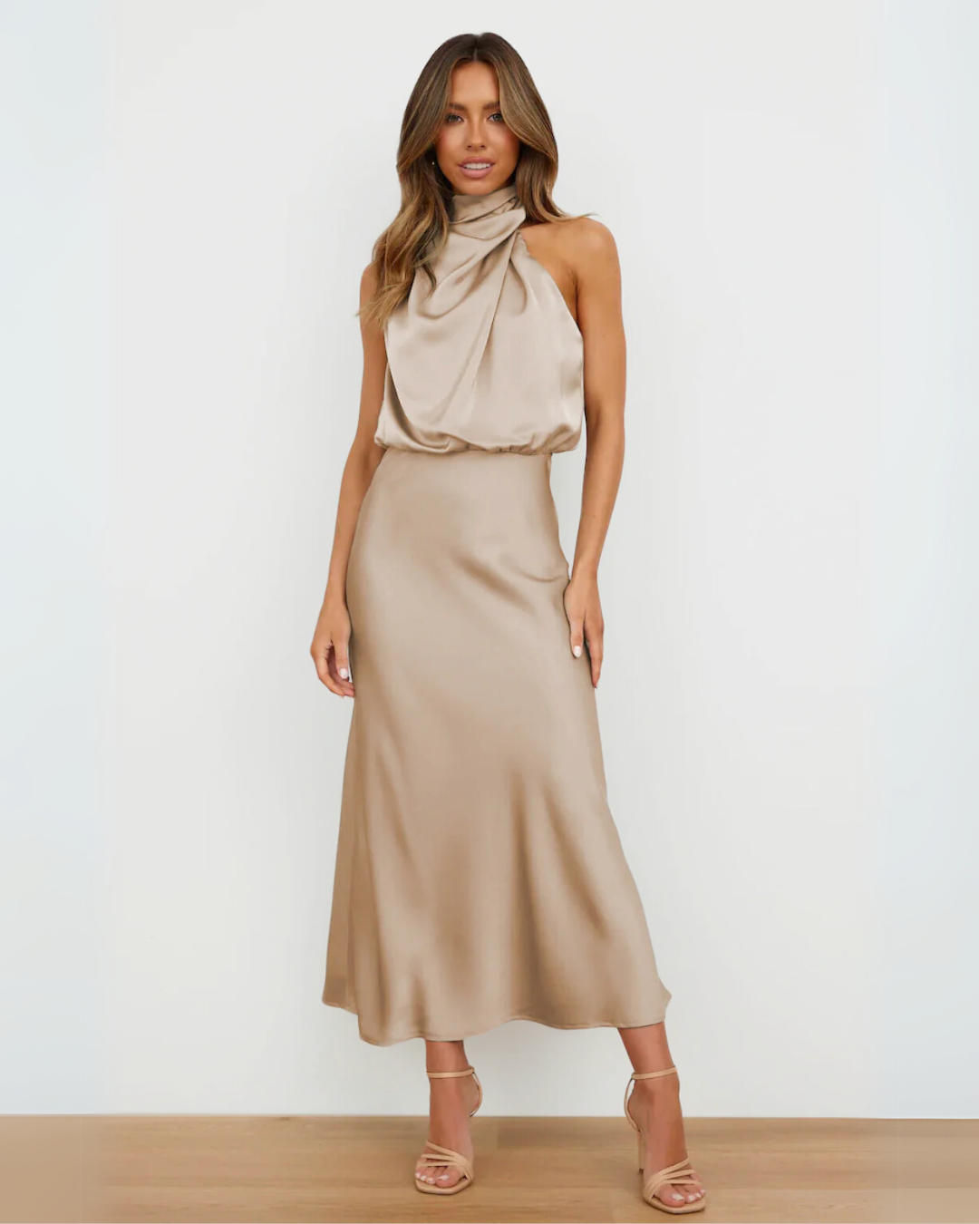 Melira - Majestätisches Maxikleid mit Stehkragen