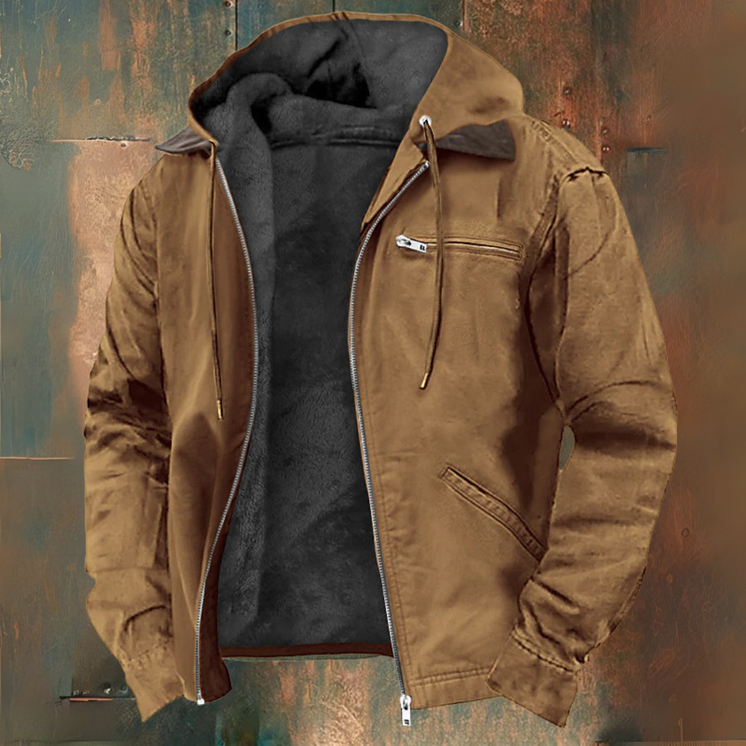 Veste marron à capuche, doublure en fourrure noire, fermeture éclair, poches zippées, style décontracté, idéale pour l'hiver et les activités extérieures.