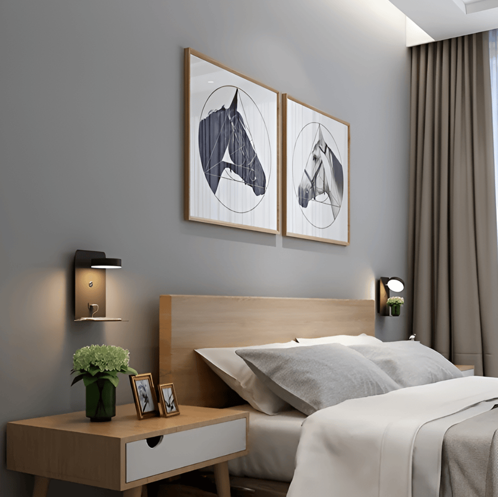 DualDelight – Justerbar Sänglampa med Hylla, USB & Väljbar Installation