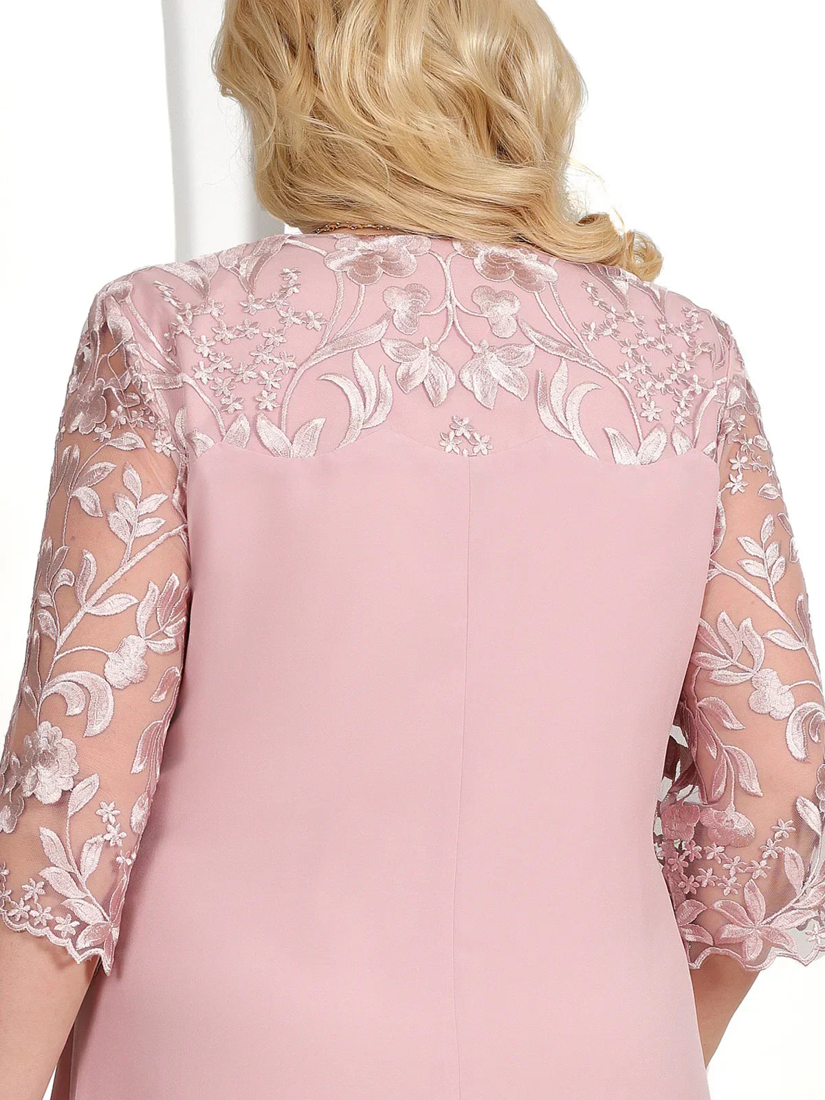 Floral besticktes Kleid in Übergröße