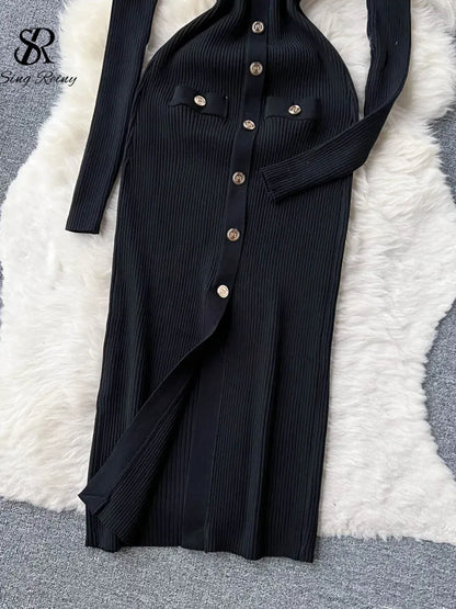 Corazón™ Knitted midi dress with button closure