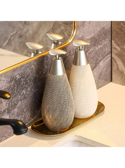 CeramicaVintage Heritage Pump Dispenser – Retro Ceramic Refillable Soap Bottle for Kitchen & Bathroom | Classic Farmhouse & Timeless Décor