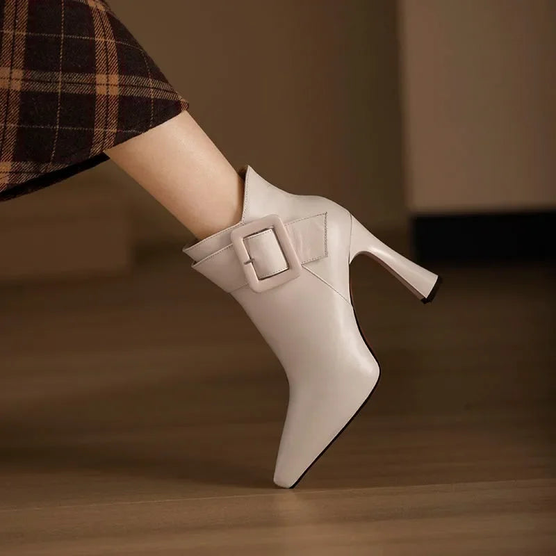 Heel with Buckle