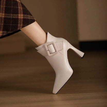 Heel with Buckle