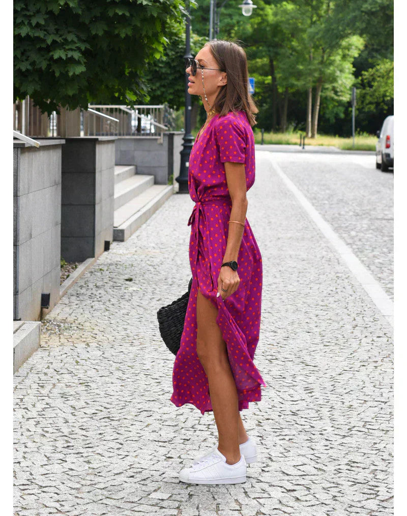 Noemie – Robe élégante à col en V et coupe sculptante