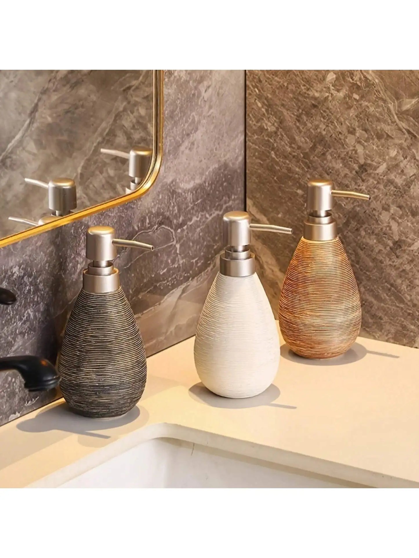 CeramicaVintage Heritage Pump Dispenser – Retro Ceramic Refillable Soap Bottle for Kitchen & Bathroom | Classic Farmhouse & Timeless Décor