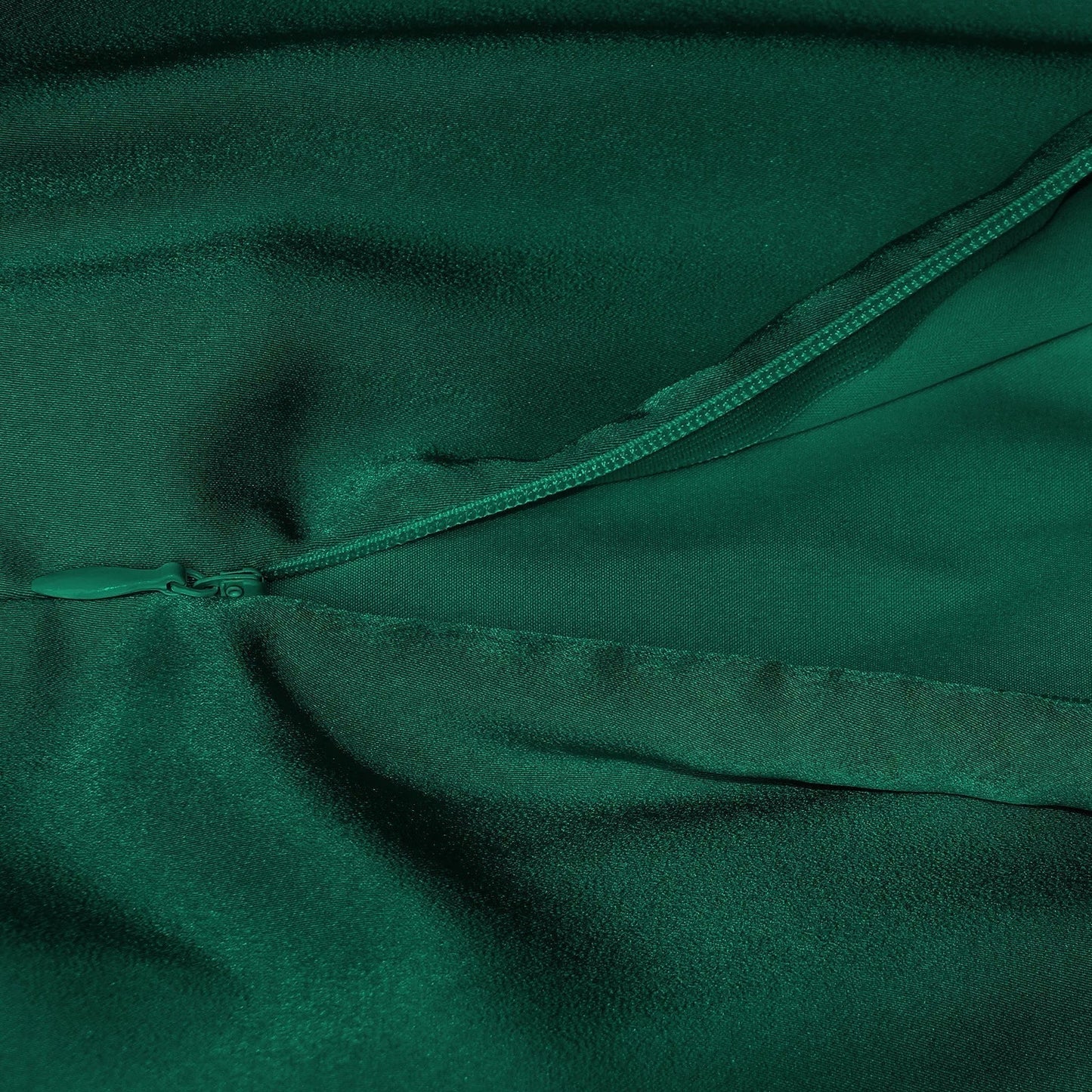 Solenneira | Satijnen halterjurk voor formele gelegenheden – elegante satijnen avondjurk