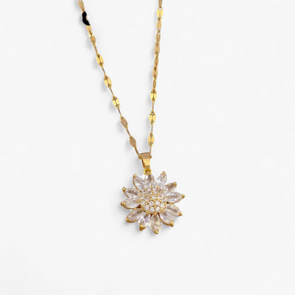 Necklace : Ketting Goud - Luxe Bloemhanger - Trendy en Tijdloos in van Pantino