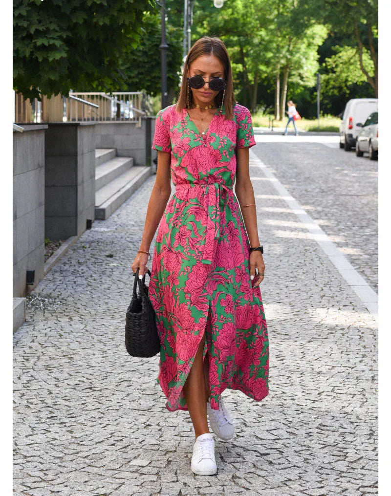 Noemie – Robe élégante à col en V et coupe sculptante