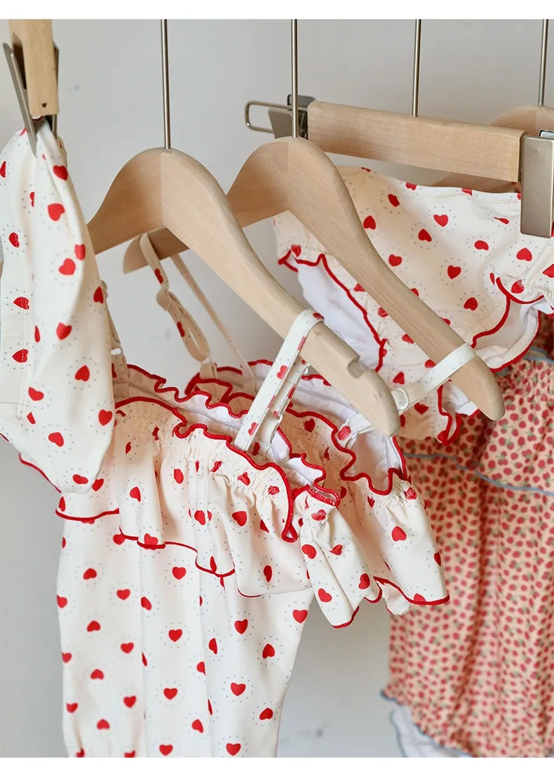 2025 New Girls Swimsuit Heart Printed Ruffle Bikinis Set Children Swimming Suit maillot de bain enfant fille Banadores