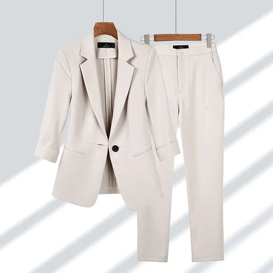 Elegant Sæt med Blazer og Bukser – Din Nøgle til Stil
