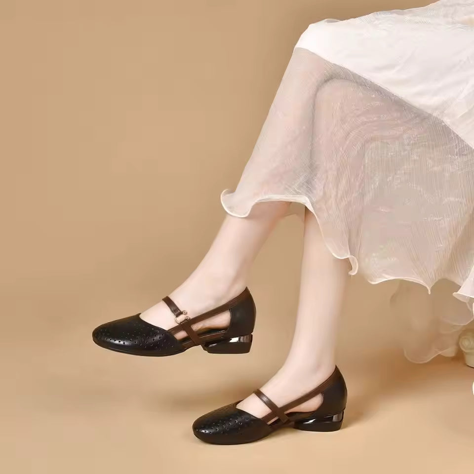Roxanny | Perforierte Mary-Jane-Schuhe mit niedrigem Absatz
