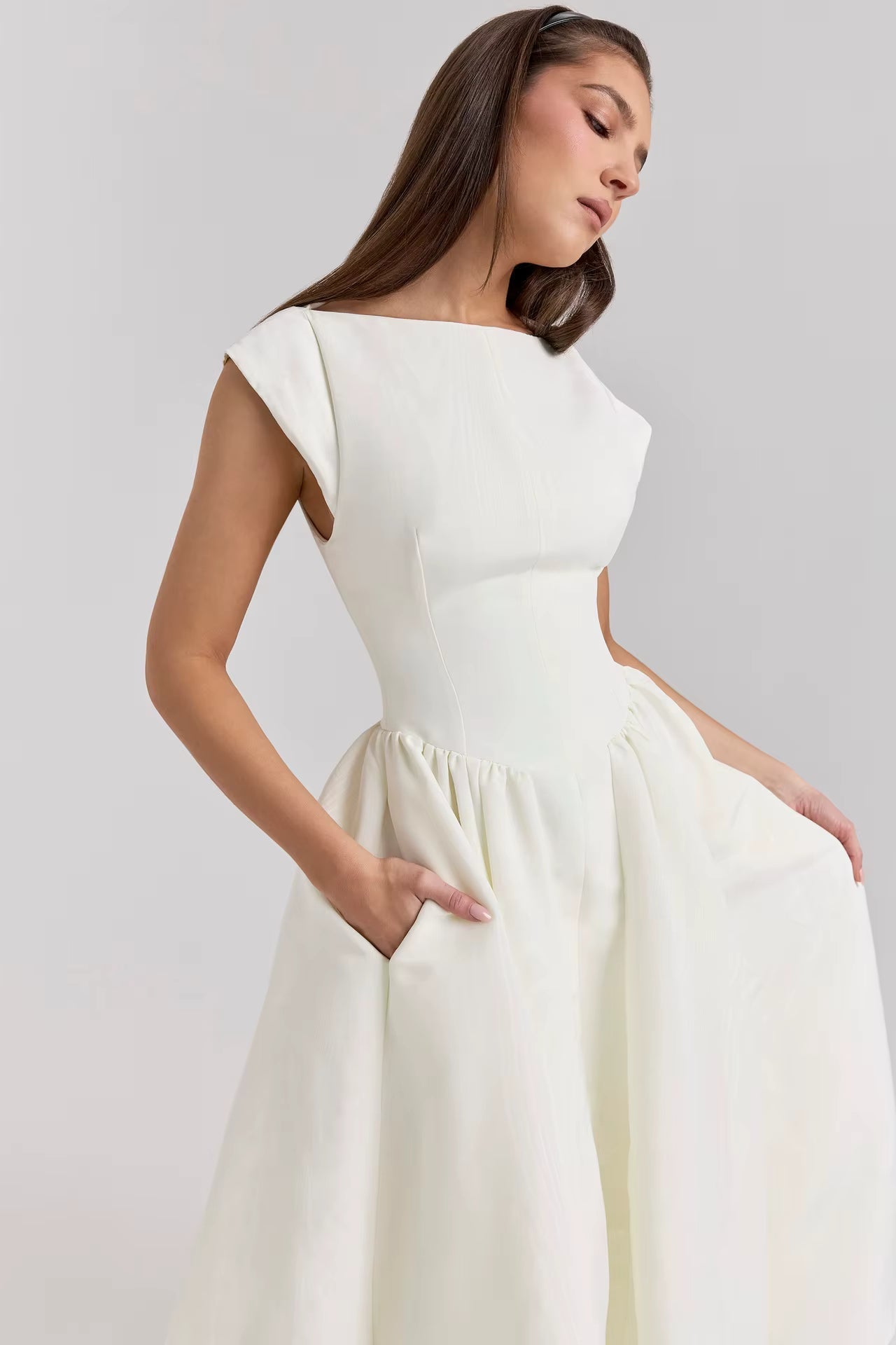 Paelina – Structured Cap Sleeve Midi Dress