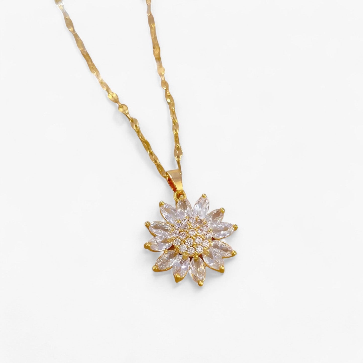 Necklace : Ketting Goud - Luxe Bloemhanger - Trendy en Tijdloos in van Pantino