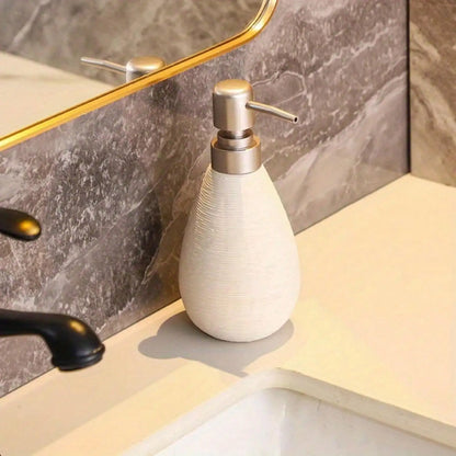 CeramicaVintage Heritage Pump Dispenser – Retro Ceramic Refillable Soap Bottle for Kitchen & Bathroom | Classic Farmhouse & Timeless Décor