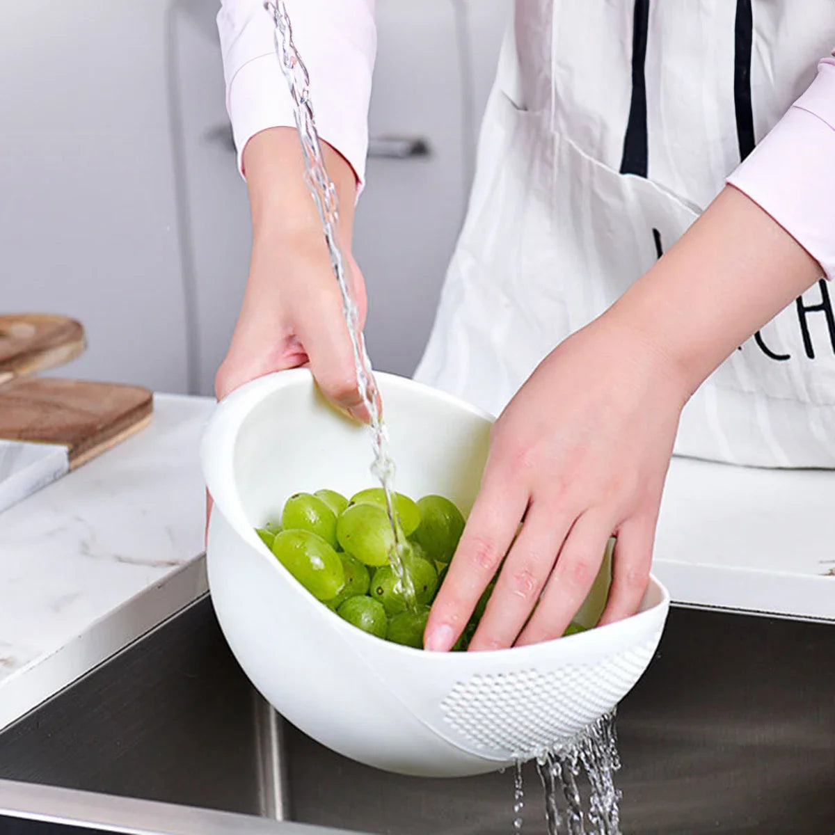 Reis-Abtropfsieb mit integriertem Ausguss