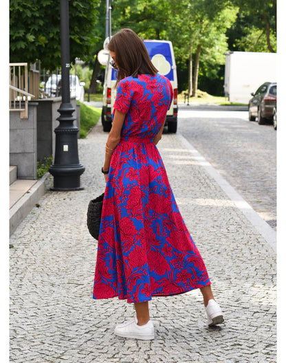 Noemie – Robe élégante à col en V et coupe sculptante
