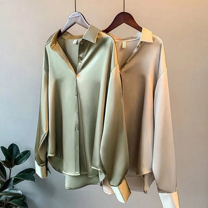 Luksuriøs silkebluse til kvinder med klassisk snit og elegant finish