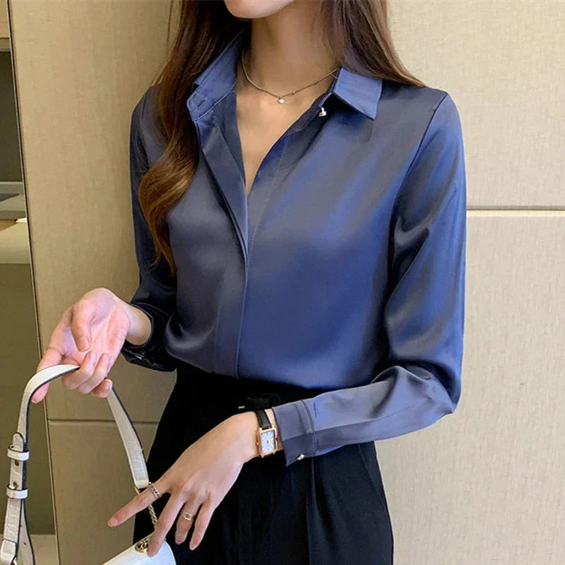 Camicia classica da donna a maniche lunghe in seta
