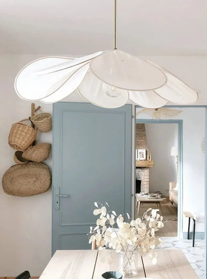 LumaFlora Petal Light – Stoffen Kunst Hanglamp met Kleurrijke Bloembladen