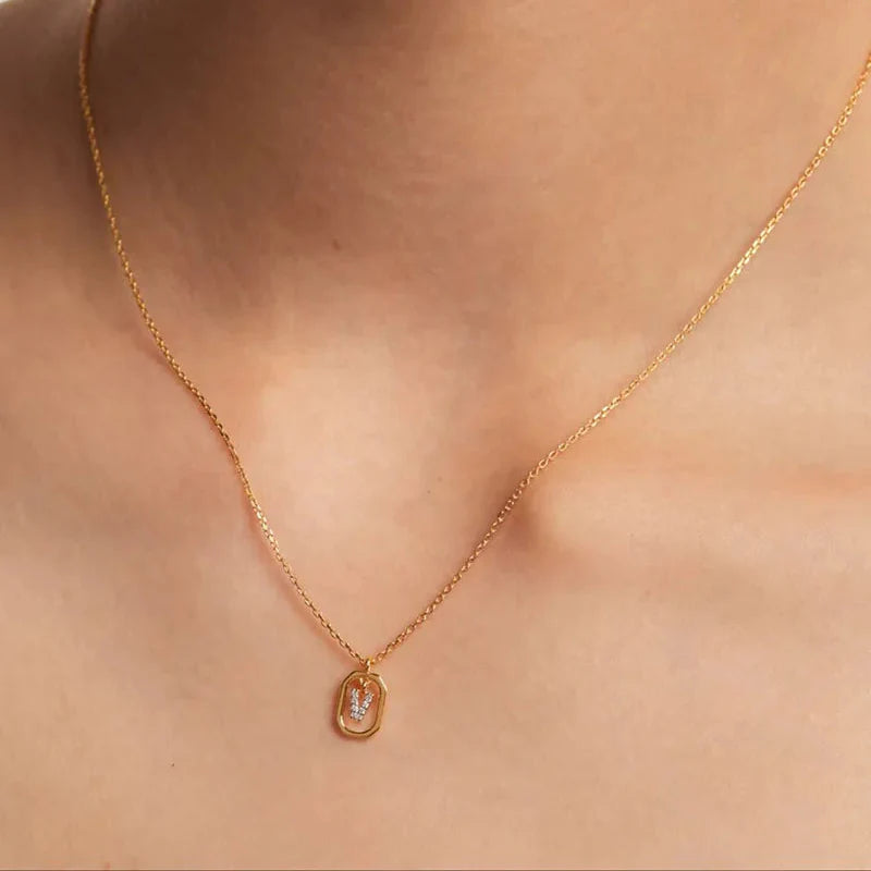 Collana Iniziale Personalizzata con Zirconi | Placcata in Oro – Ciondolo Lettera Alfabeto