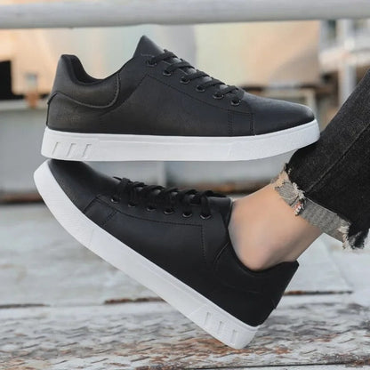 Tom Hollinger | Klassischer Sneaker in Lederoptik