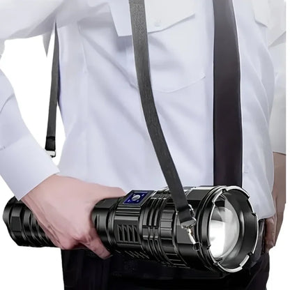 Oplaadbare 10000 Lumen LED Zaklamp – Striker
