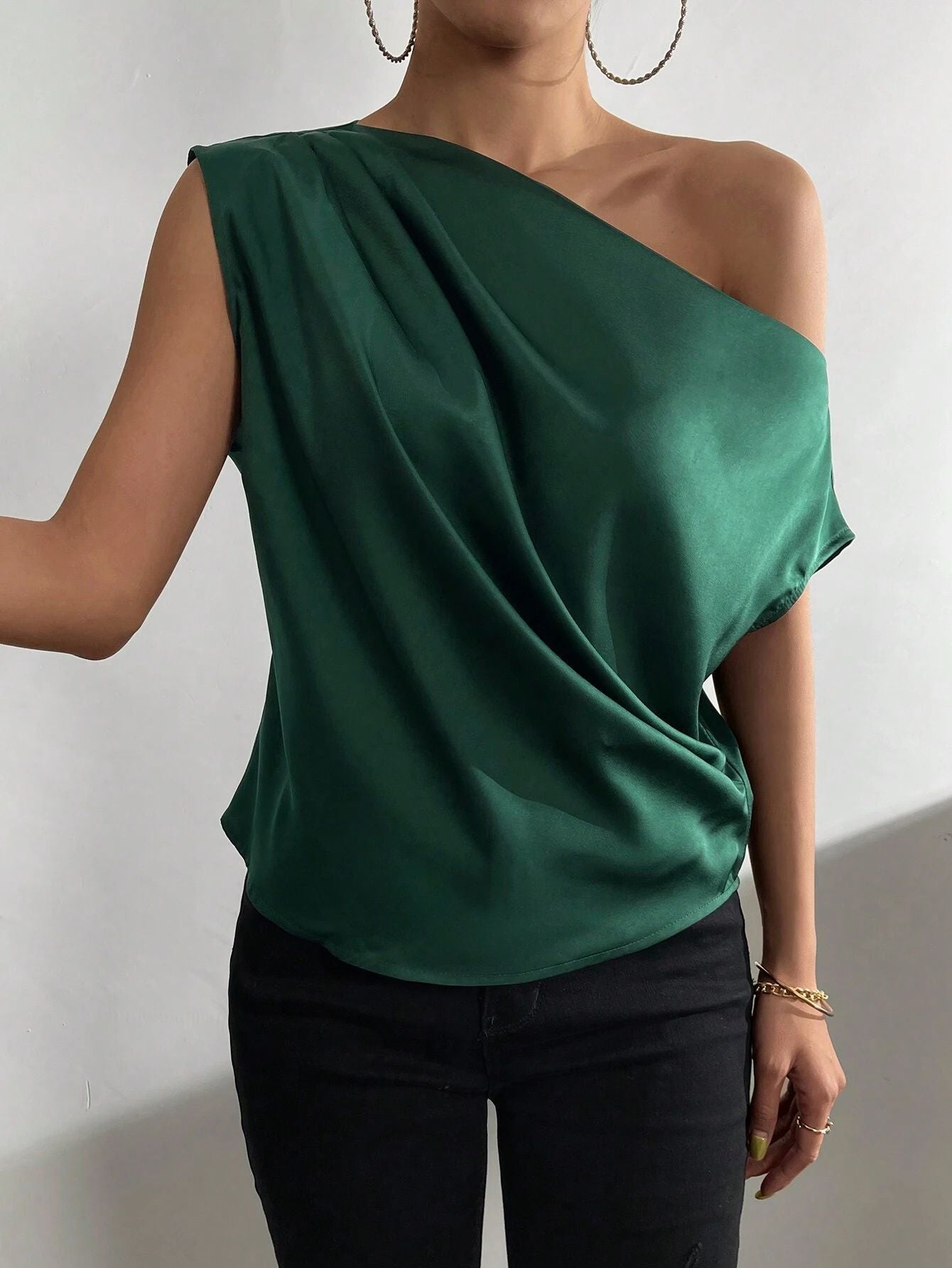 Haut Femme Asymétrique Épaule Dénudée – Top Moderne Élégant