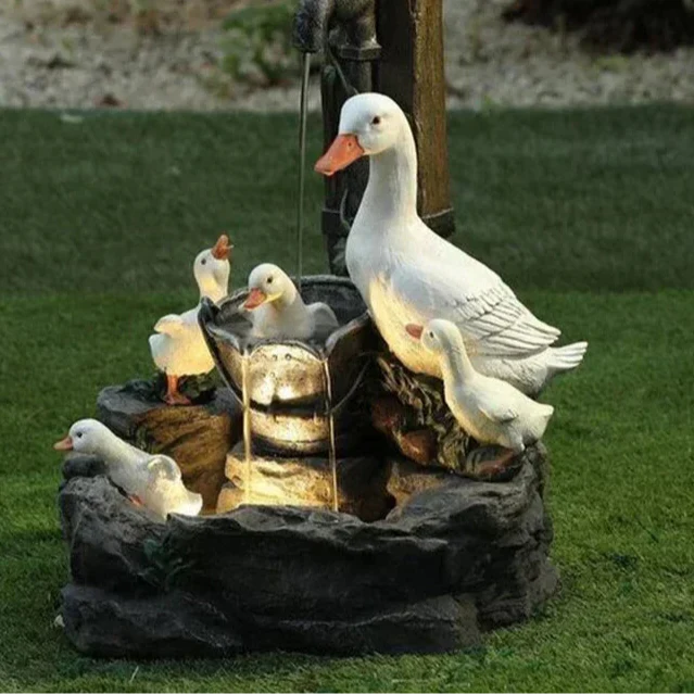 Lunaverde Solar Deko Brunnen Ente & Eichhörnchen | Gartenfigur mit LED-Licht | Wetterfestes Kunstharz | Für Terrasse & Balkon